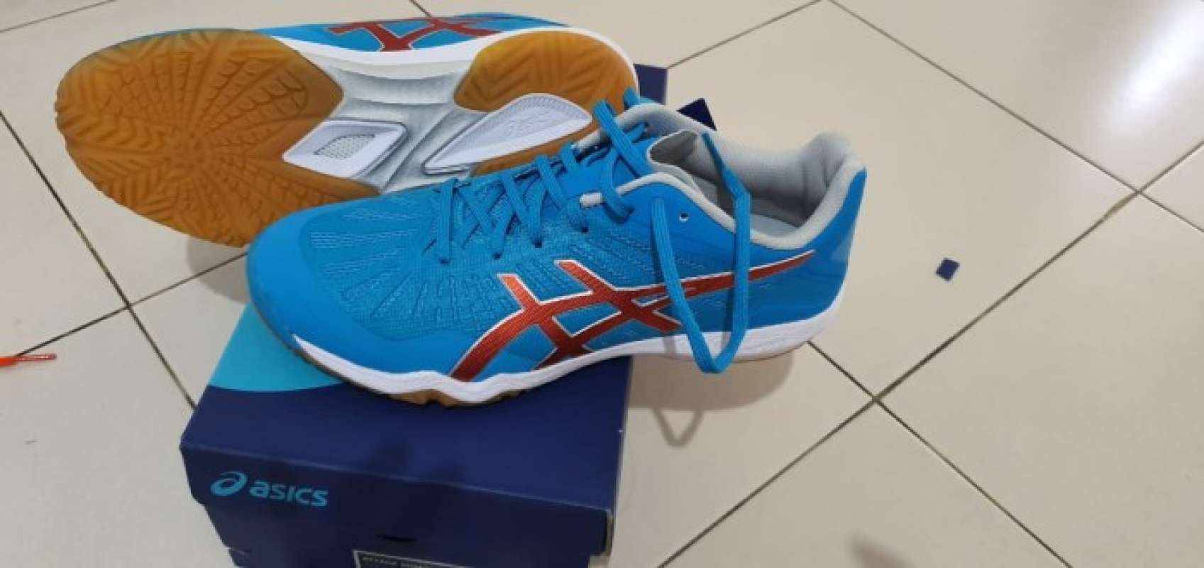 Asics attack dominate ff store