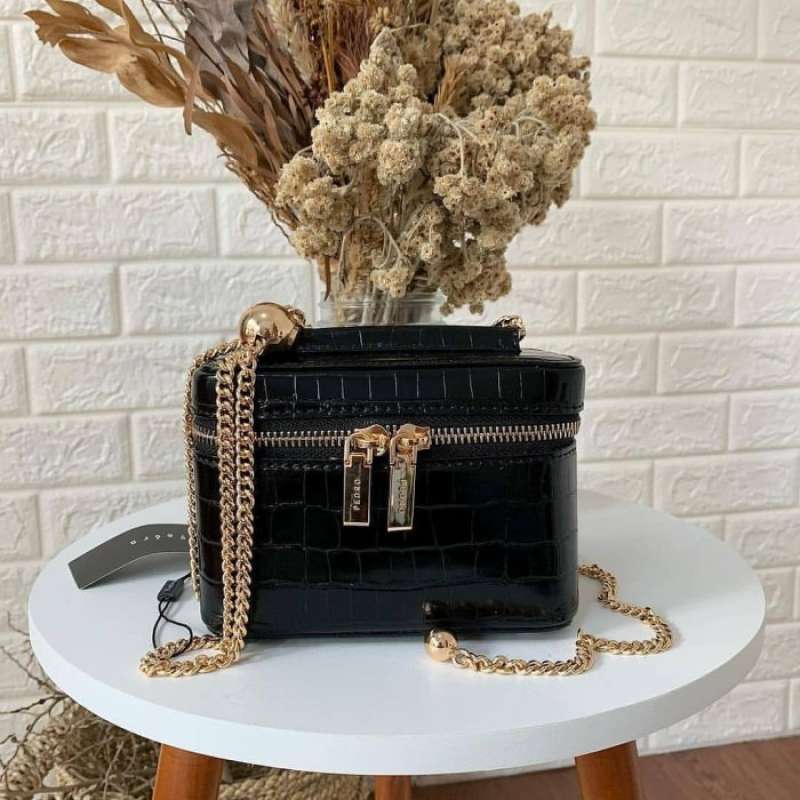 Jual TAS PEDRO TEXTURED LEATHER SLING BAG ORIGINAL BRANDED STORE