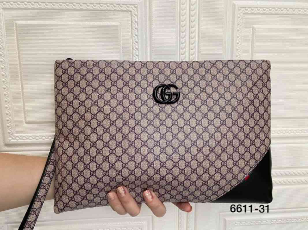 Merk clutch wanita store