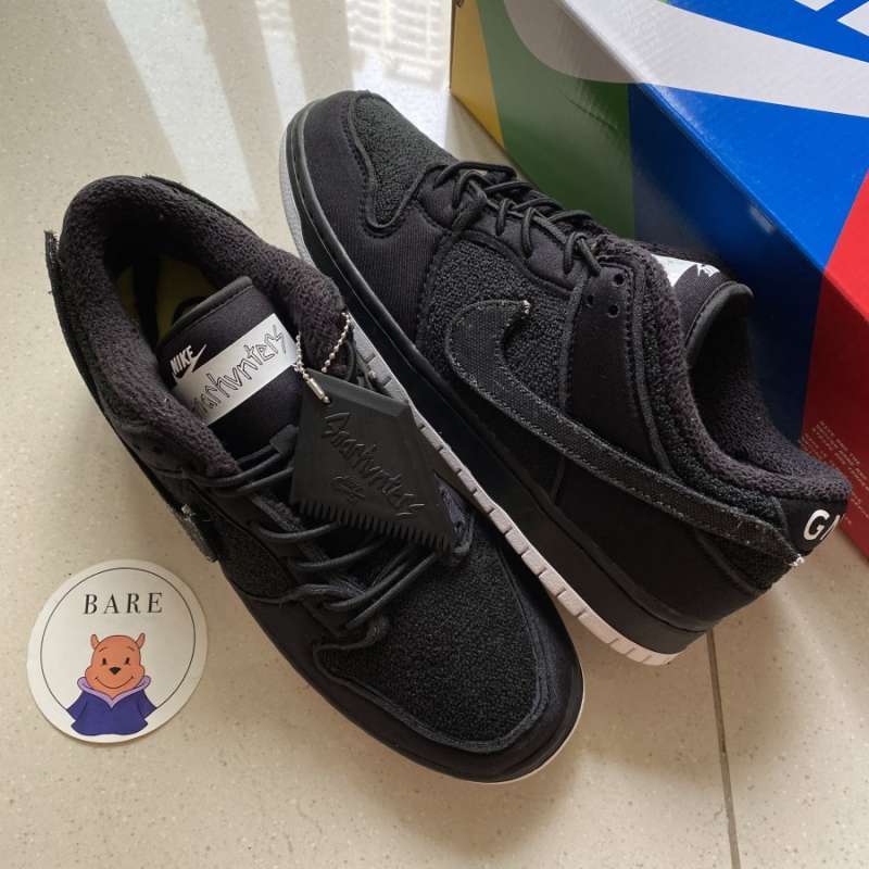 Jual Nike SB Dunk Low Gnarhunters - 44.5 di Seller Baregoods