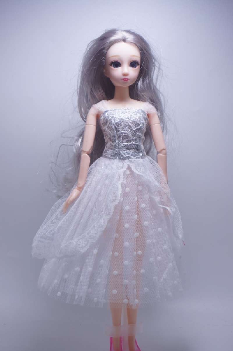 Barbie top doll gaun