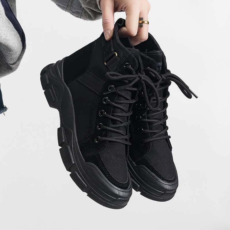Sepatu boot sneakers wanita shop