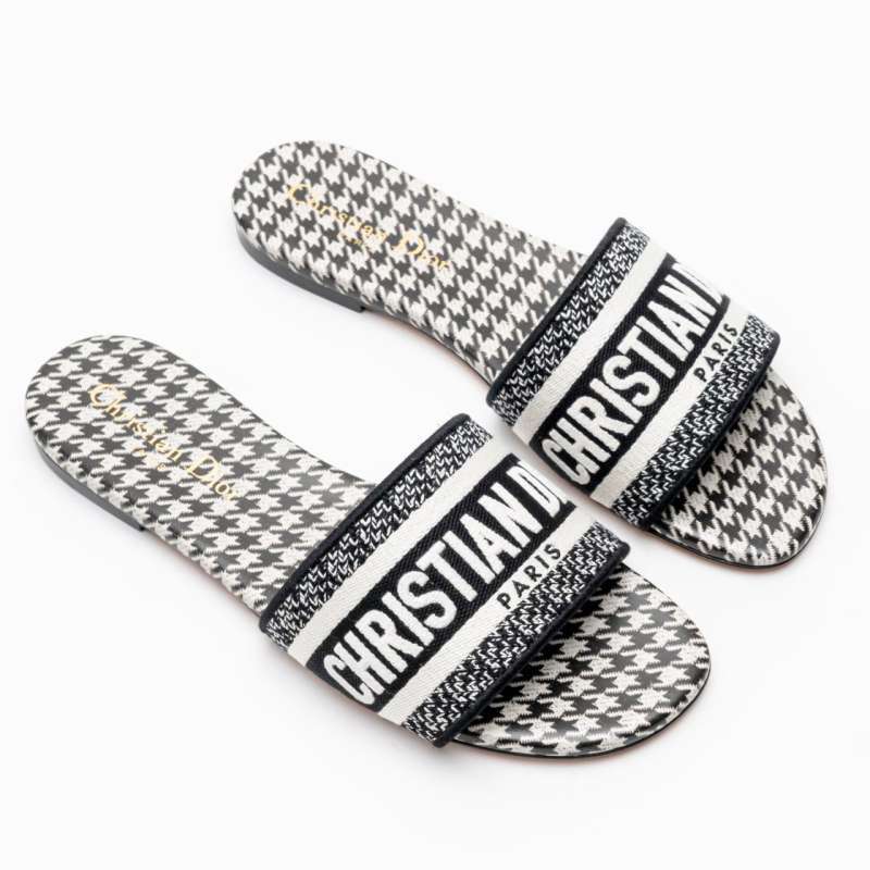 Black and white sales dway embroidered cotton slide