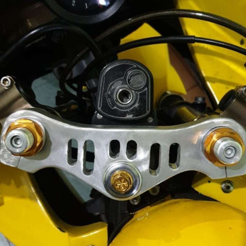 Triple clamp r15 v2 hotsell