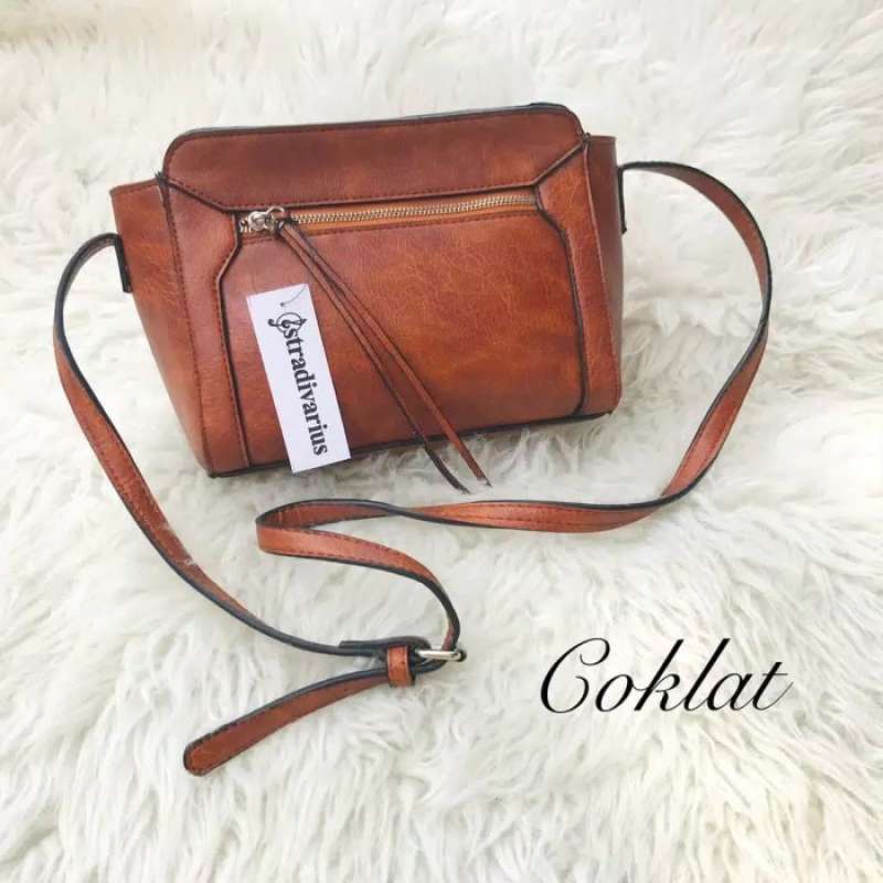 Stradivarius best sale sling bag