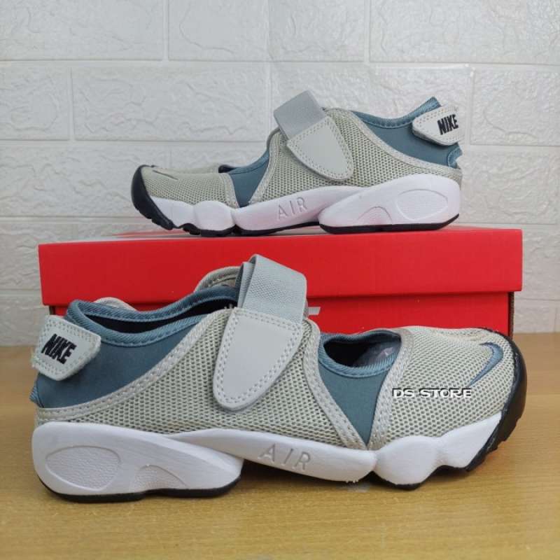 Harga sepatu nike air rift discount
