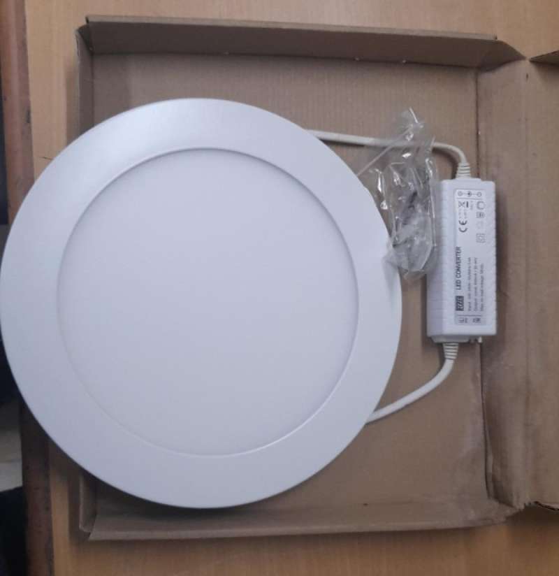Downlight flat outlet