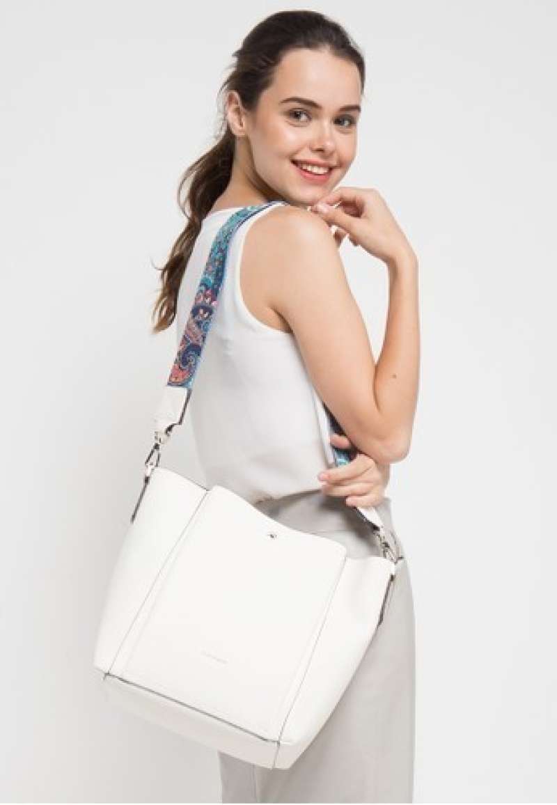 Jual Hush Puppies Bc81029 Frances Satchel m Shoulder Bag Wanita Original White Di Seller Edumart Super Cengkareng Timur Kota Jakarta Barat Blibli