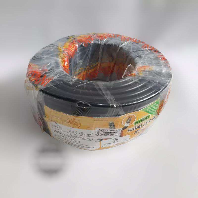 Qizlar oq lube video bilan kamming