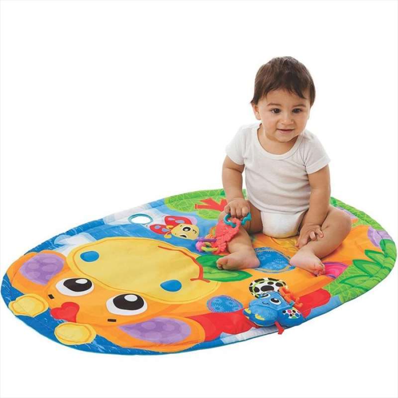 Jerry giraffe shop activity gym