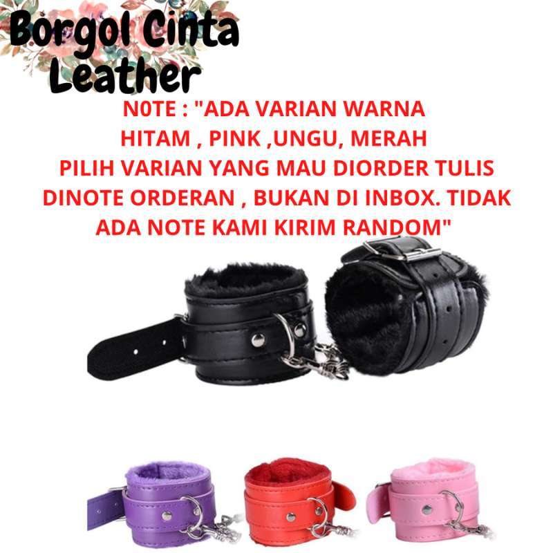 Paypoq kiygan qiz oyoqlarini yoyadi