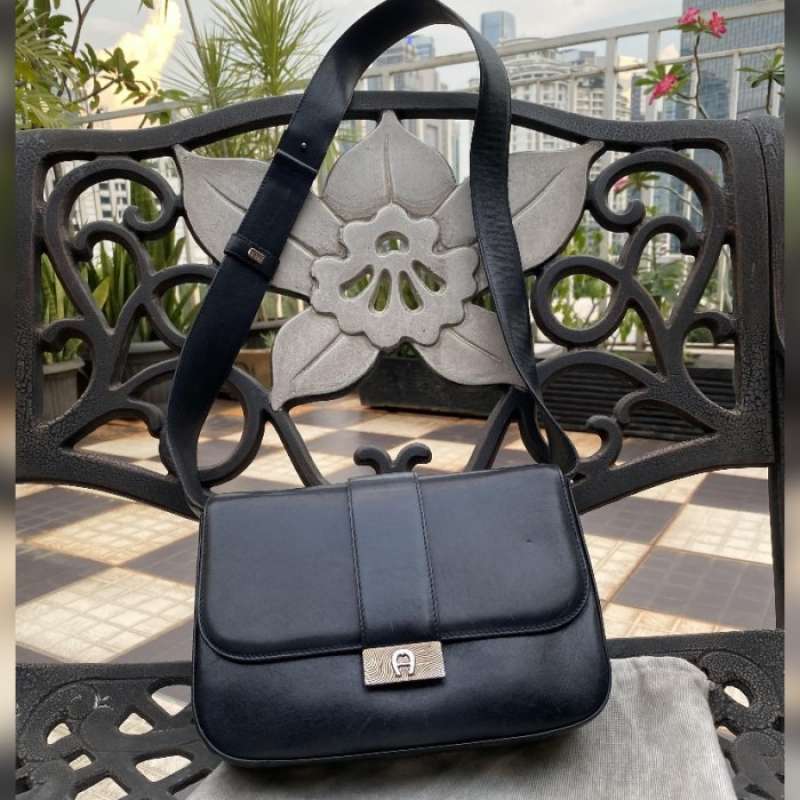 Aigner sling bag sale