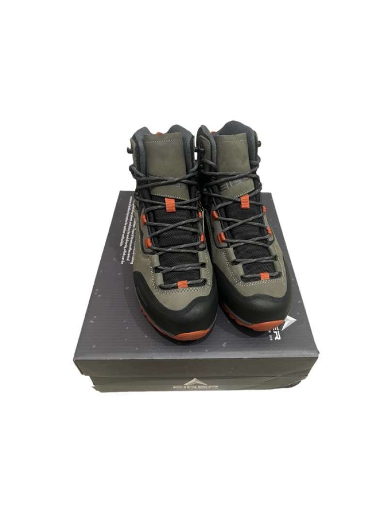 Eiger deals hiking boots