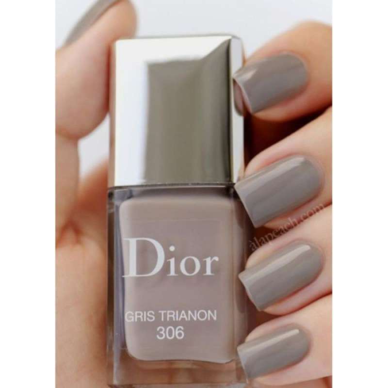 Dior trianon top nail polish