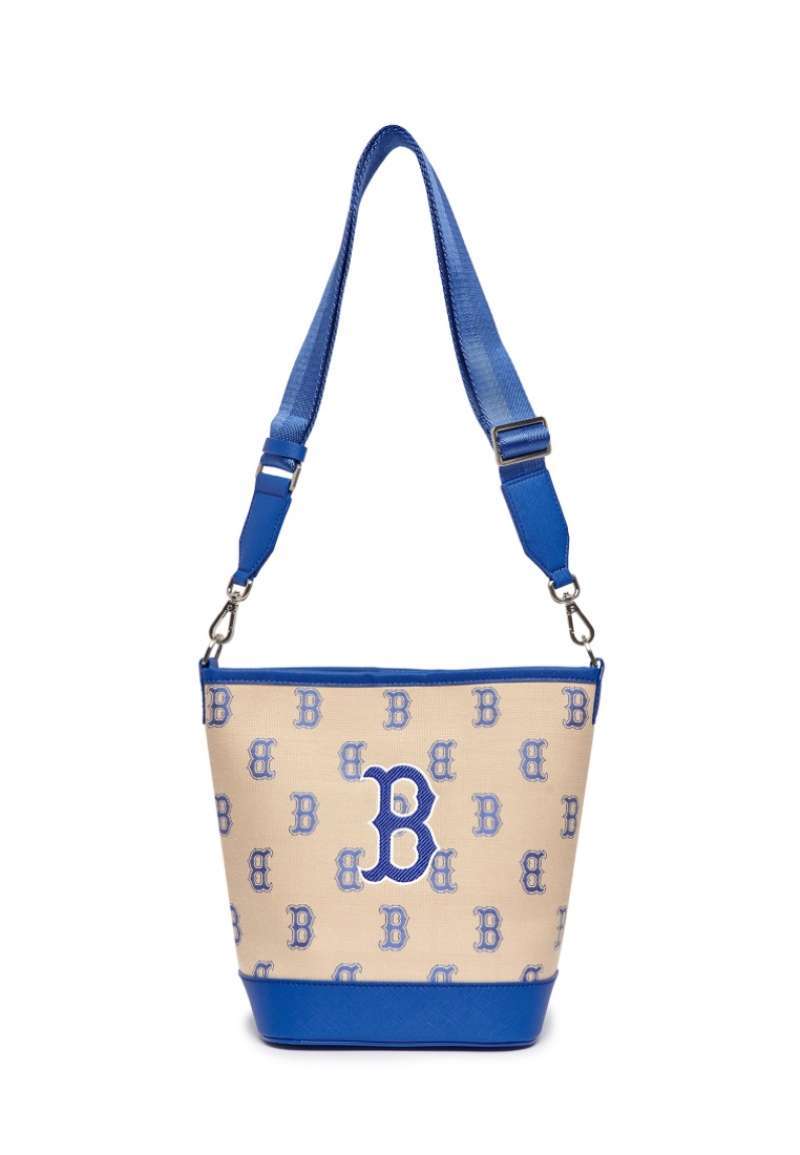 ☆人気☆【MLB】☆Big Classic Monogram JQD Bucket Ba.g☆ MLB NY Yankees Big Classic Monogram Jacquard Bucket Bag