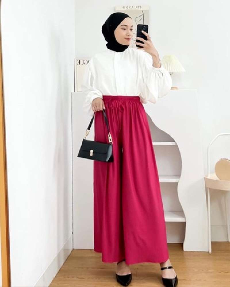 U meni avtobusda jinsiy aloqa qilishga undadi. Yetuk er-xotin kirish onlayn