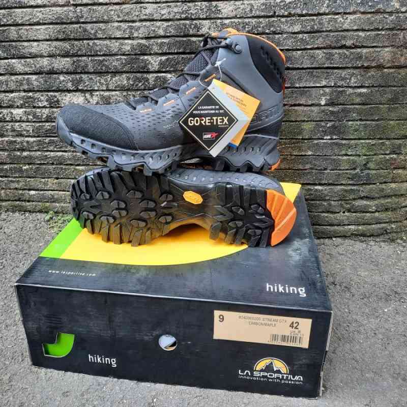 Stream gtx clearance footwear hiking