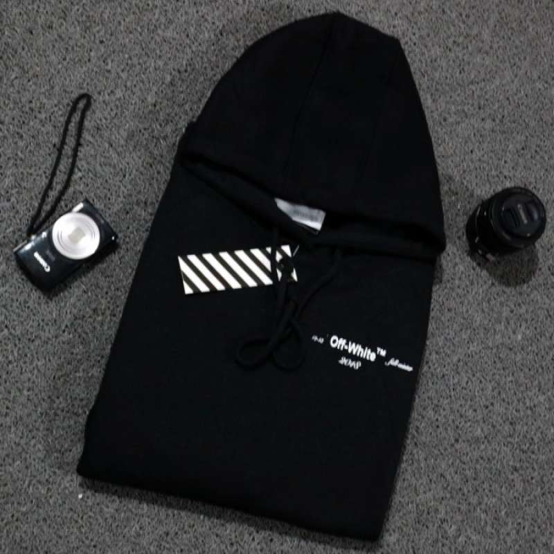 Off white top 3d sweater