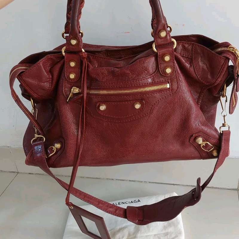 Jual Balenciaga Slingbag Model Premium Terbaru Harga Murah November 2024