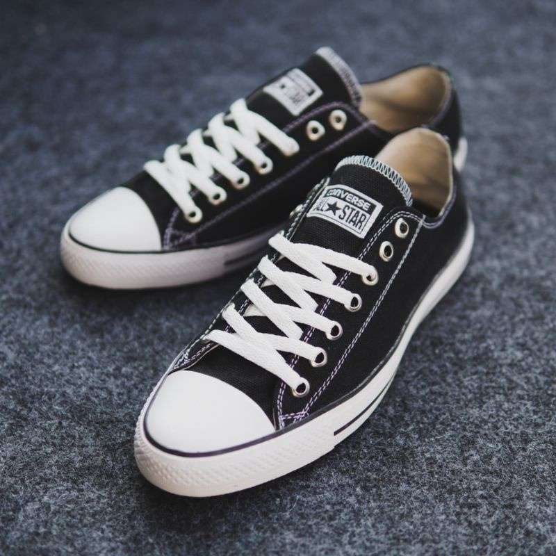 Foto sepatu store converse