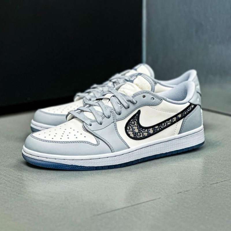 Harga sneakers dior original best sale