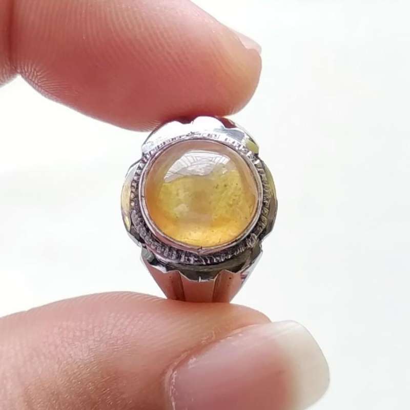 Cincin Yellow Sapphire 2025