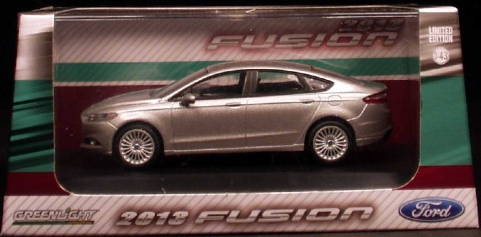 グリーンライト　2013 フォード　フュージョン タクシー Amazon | GREENLIGHT 1:43 SCALE 