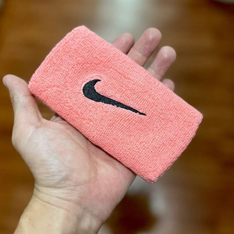 Pink nike deals wristbands