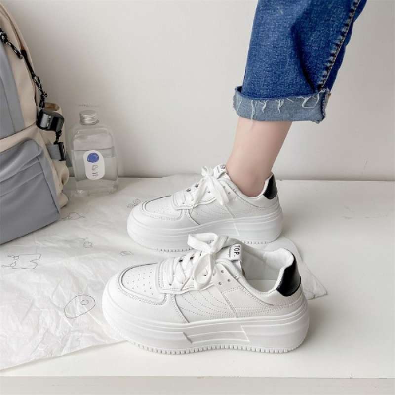 Girl sneakers 218 best sale