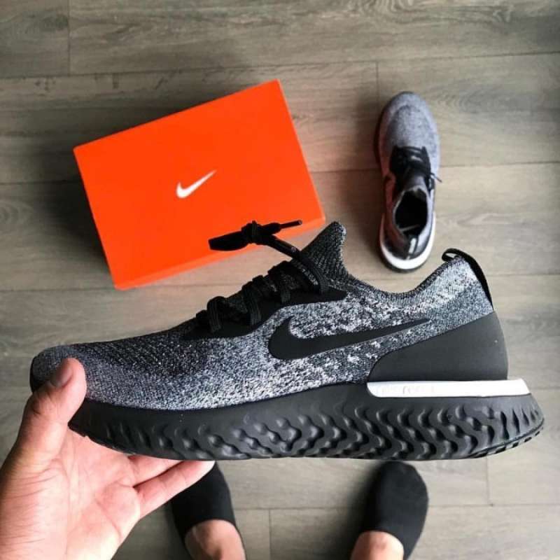 Harga sepatu nike epic sales react flyknit