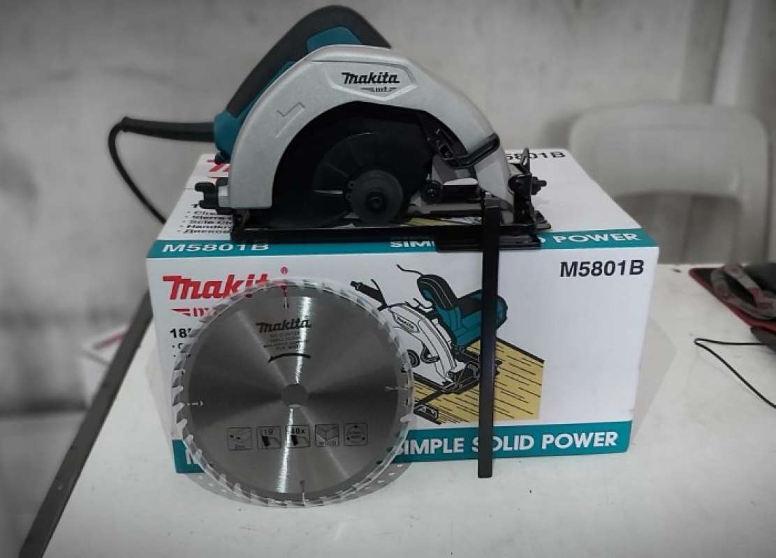 Makita circular saw best sale m5801m