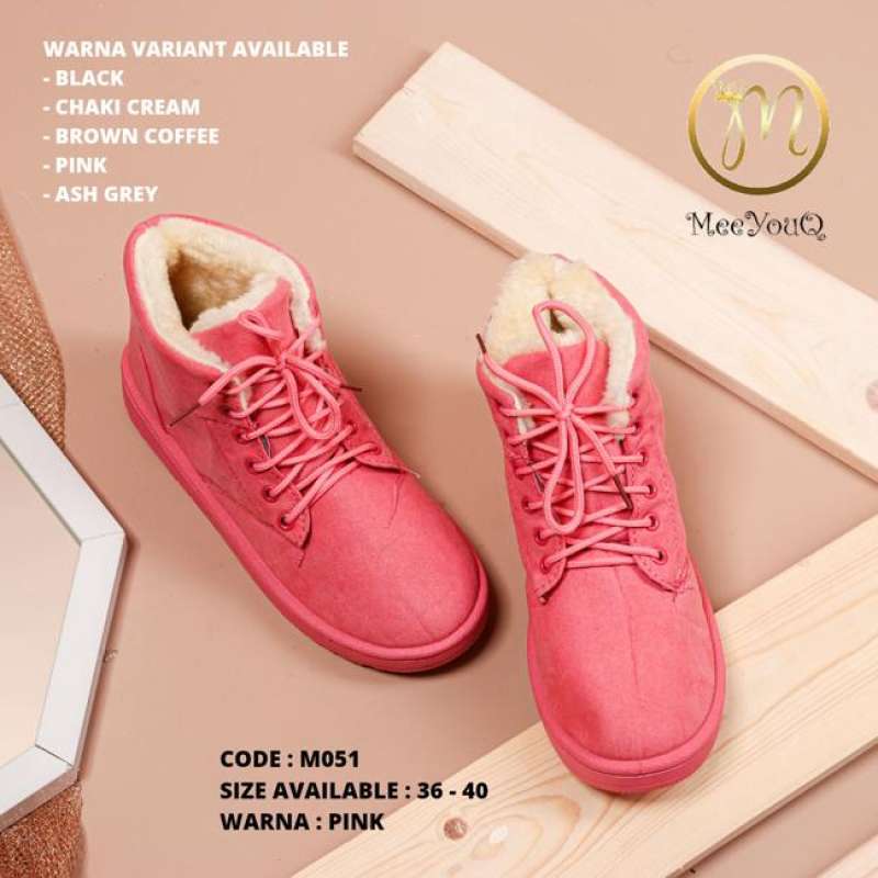 Sepatu top ankle boots