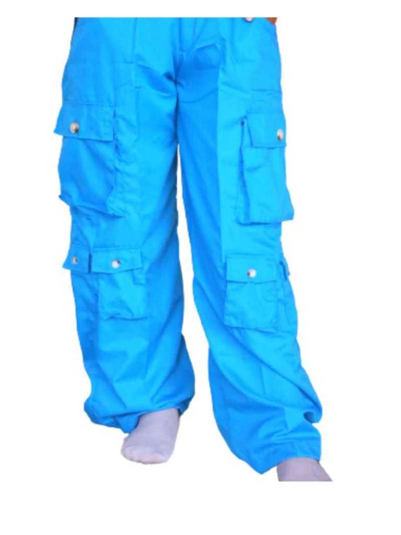 Oyoqlar orasida tugadi Rus ayollarining shaxsiy pornografik fotosuratlari