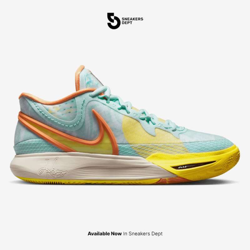 Kyrie sepatu top