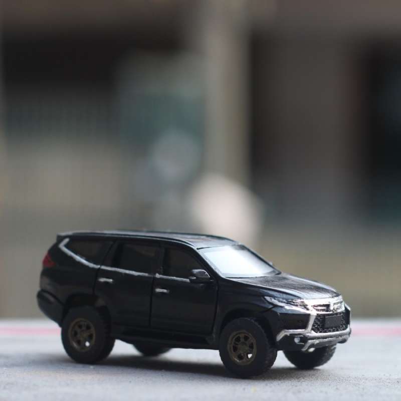 Tomica sale pajero sport