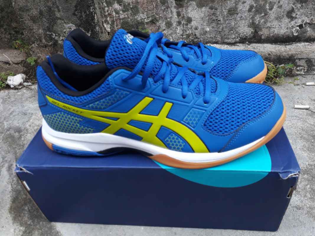 Sepatu asics deals gel rocket 8