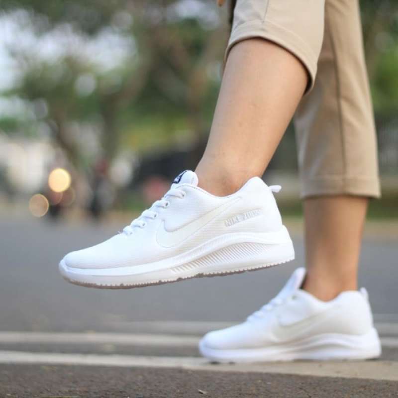 Outlet sepatu nike shop