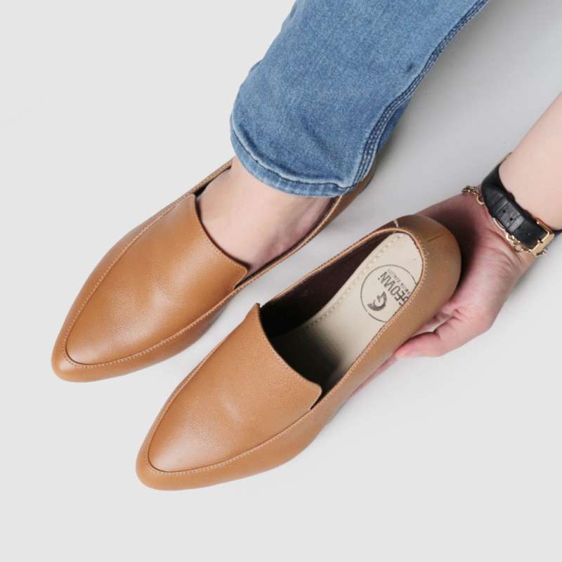 Verish Sepatu Flat Shoes Wanita Kulit Karamel Charlotte
