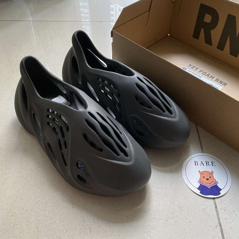 Adidas yeezy 2025 43 negro