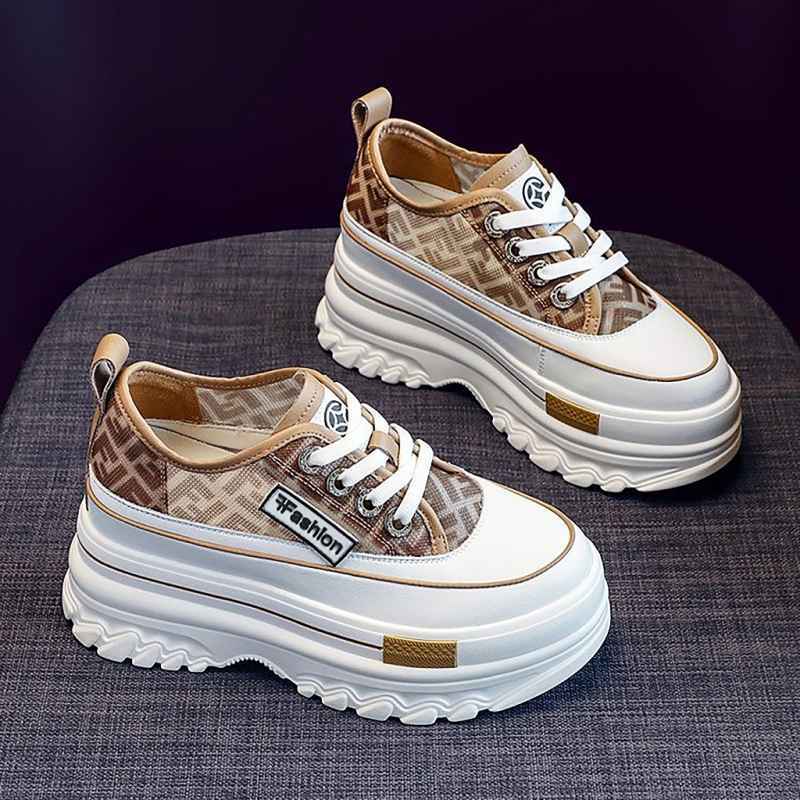 Sneakers perempuan new arrivals