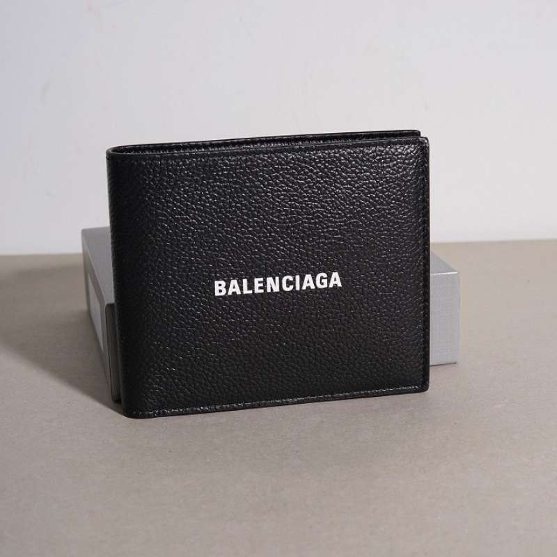 BALENCIAGA Logo Bi fold Wallet in Black Grained