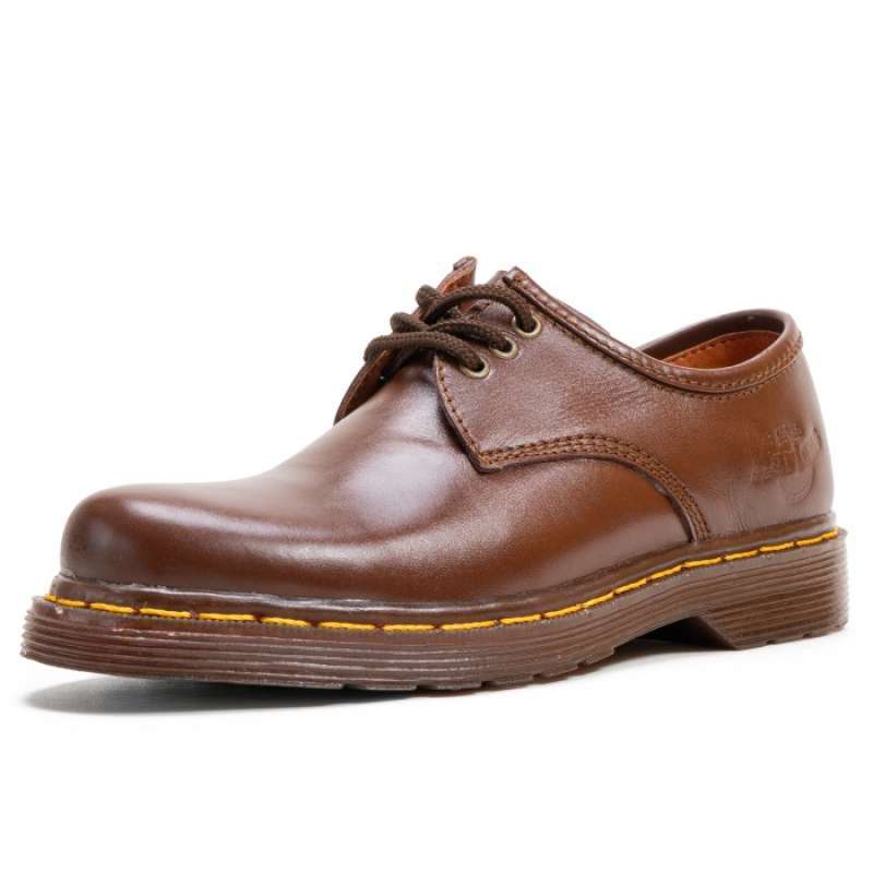 Dr martens store quincy 77