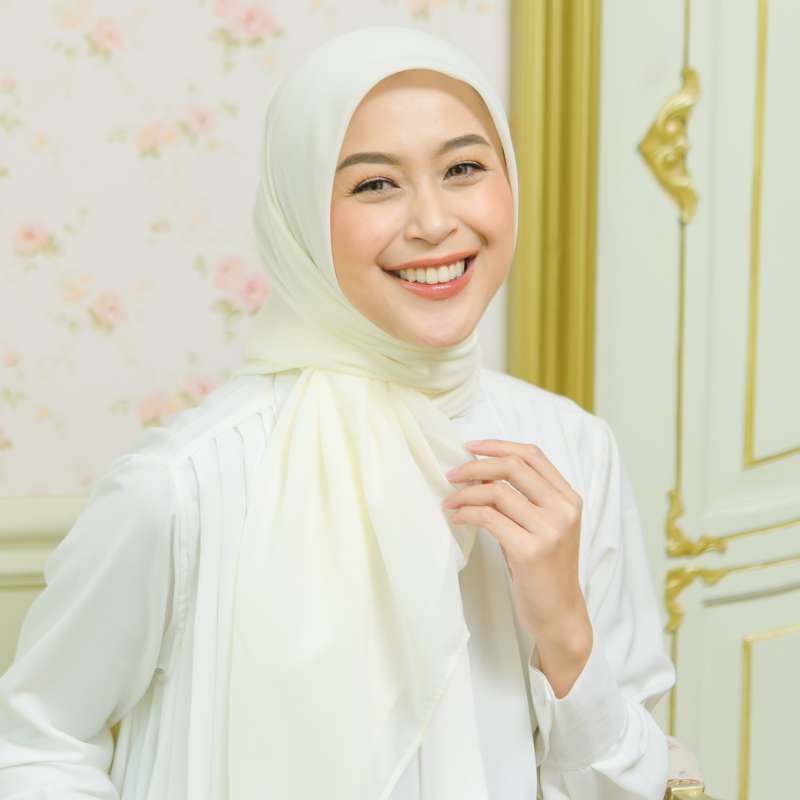 hijab broken white