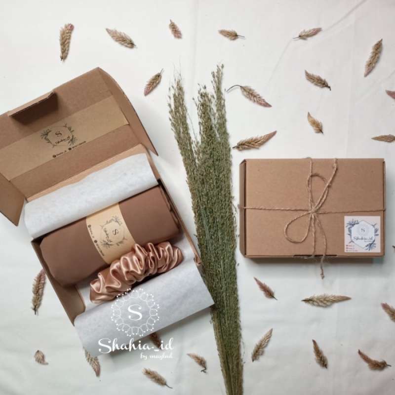 Hampers hijab discount