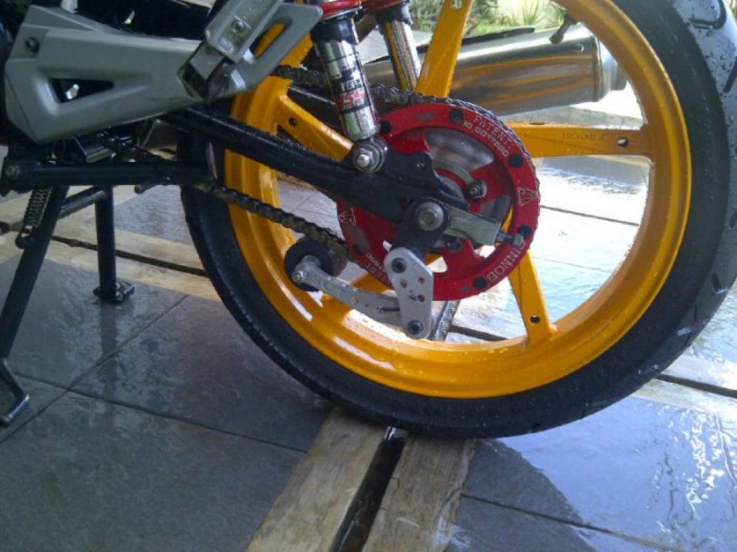 Smart chain shop tensioner