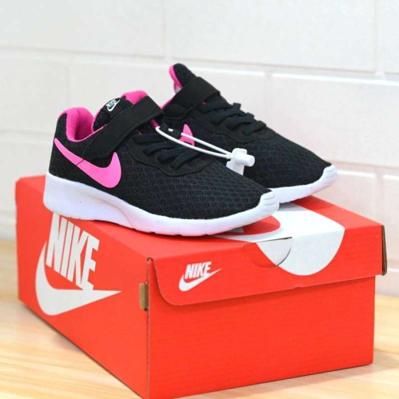Nike discount tanjun 32