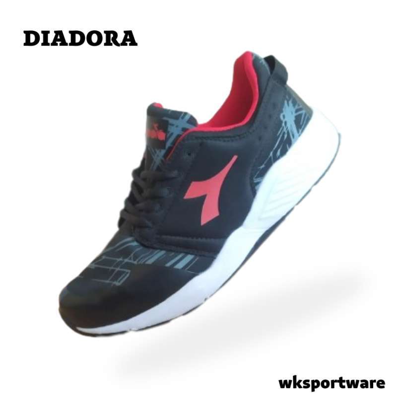 Harga sepatu top diadora running