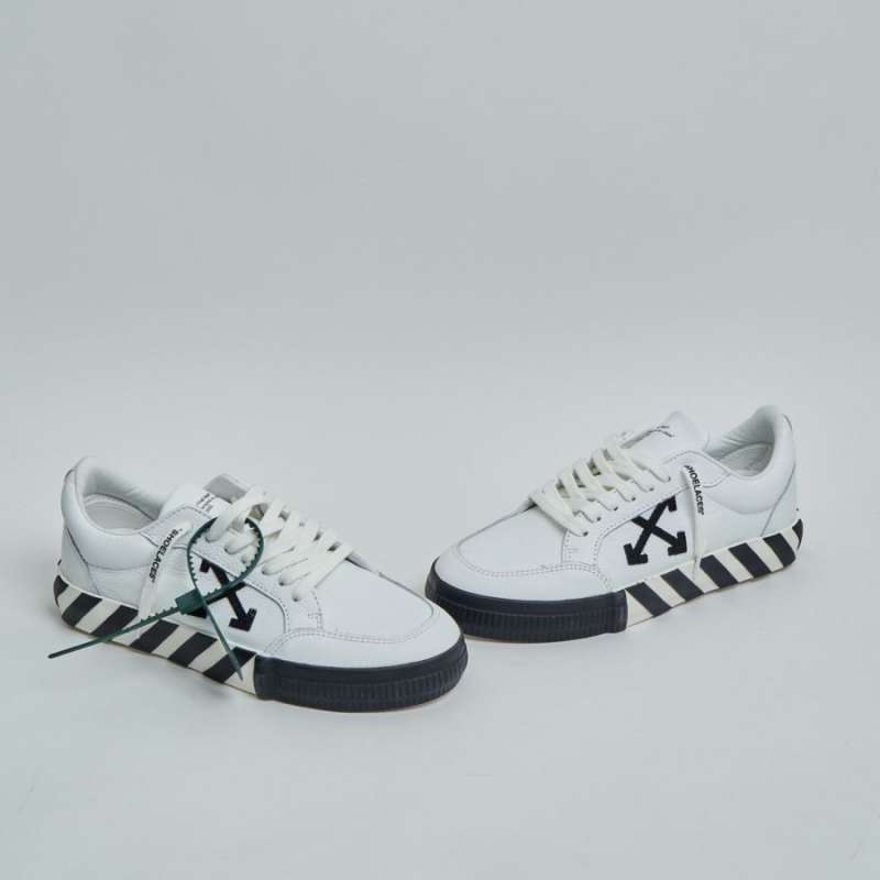 Jual Off-White Low Vulcanized Leather Sneakers White Black - 43 di Seller  Brandluxid - Kedung Baruk, Kota Surabaya | Blibli