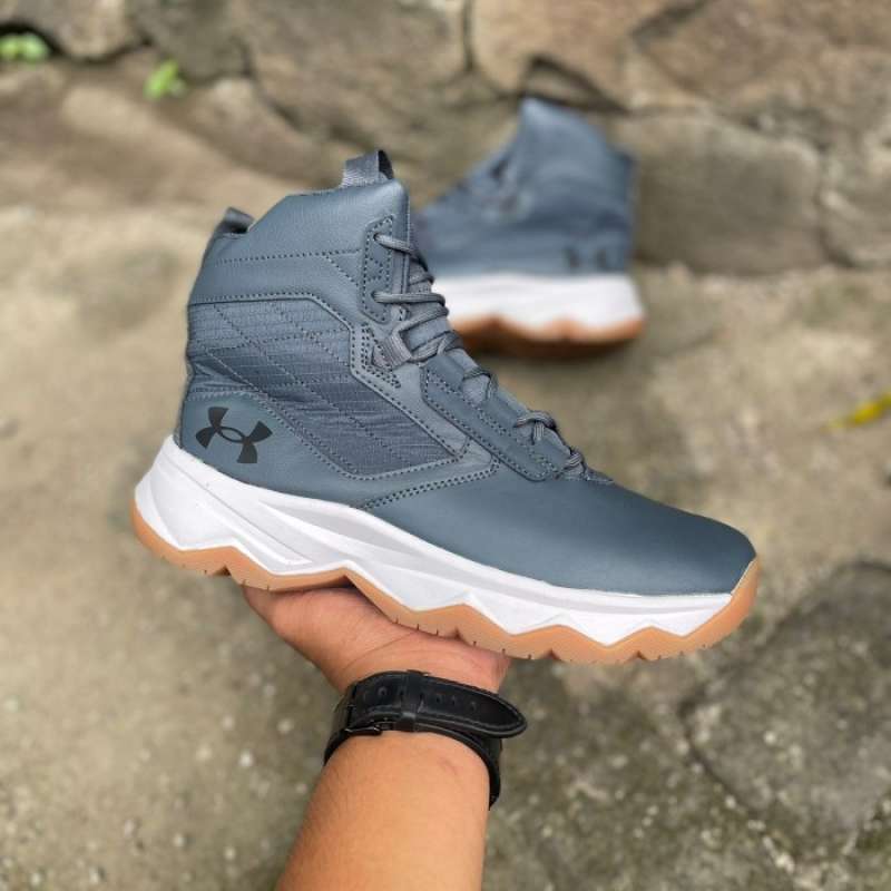 Sepatu boot outlet under armour