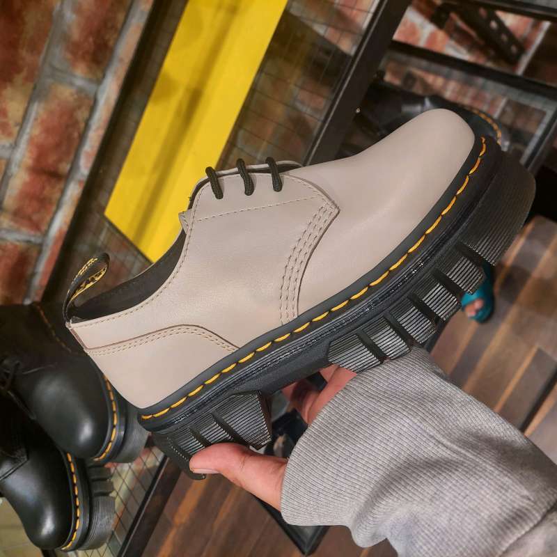 Jual SALE DOCMART DR MARTENS 1461 AUDRICK 3 EYE BEIGE SIZE 36